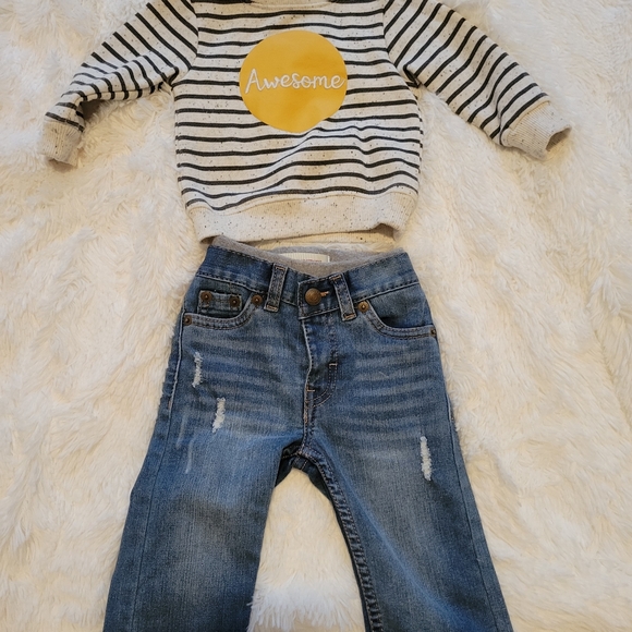 BUNDLE!!! Awesome Crewneck with Levi Jeans - Picture 5 of 5